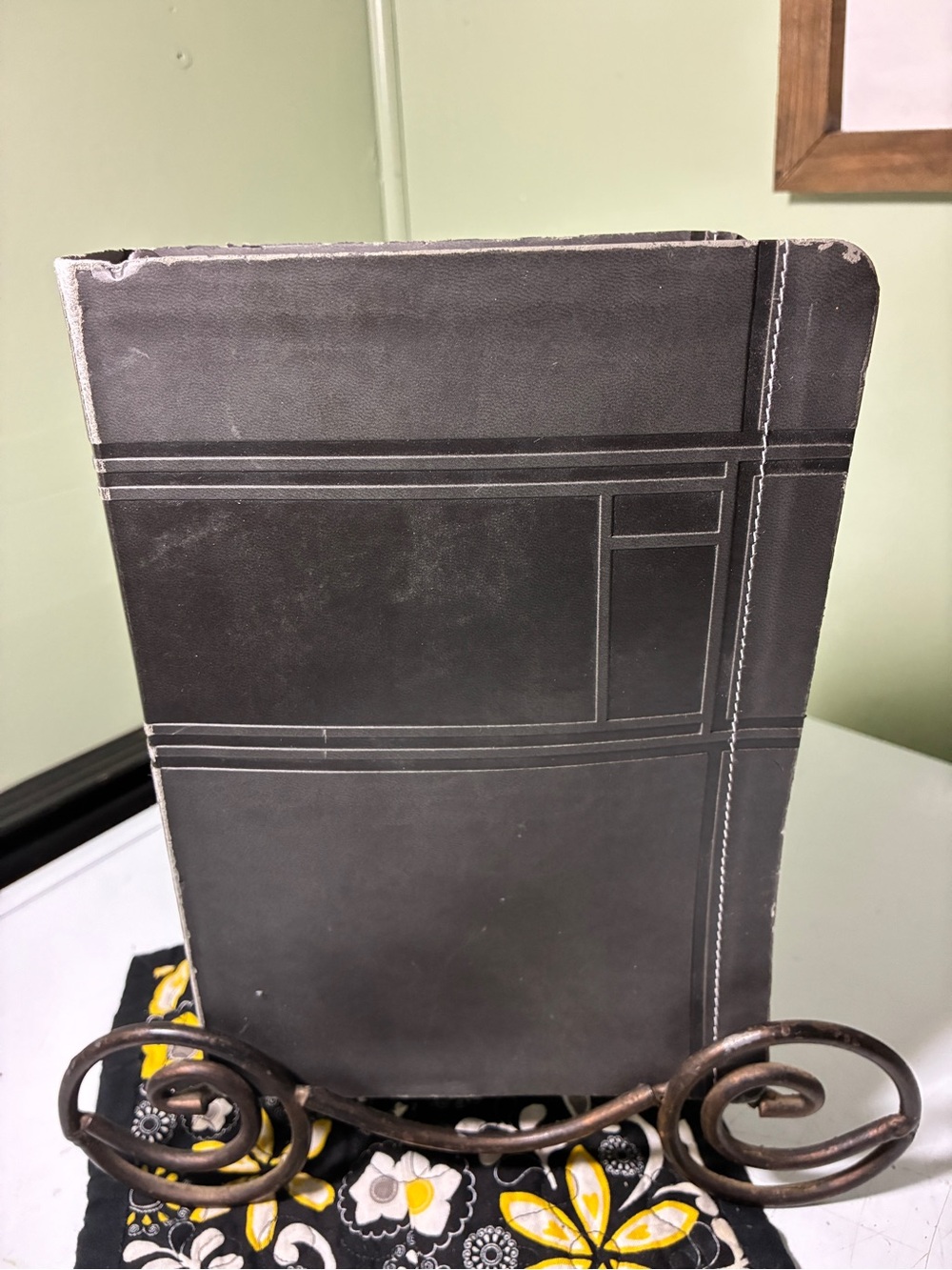 Dark gray leather NKJL Study Bible 3002 pages. No markings which I don’t see